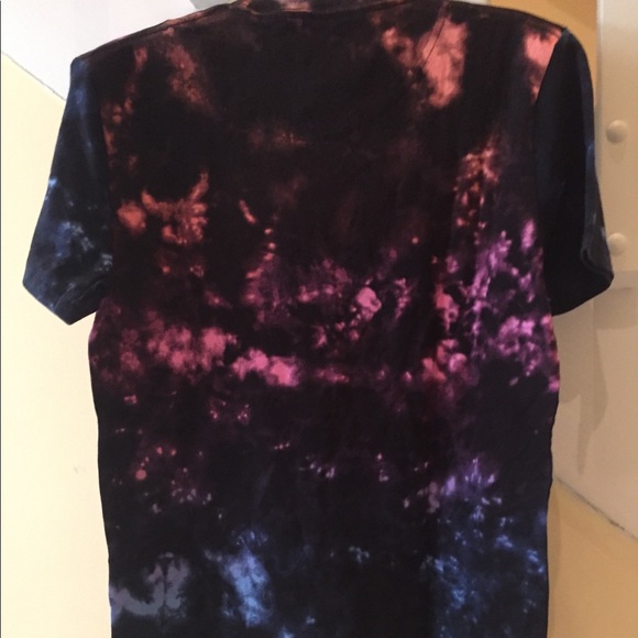 **SOLD**Hollister Curved Hem Guys Tie Dye Top - Picture 9 of 13